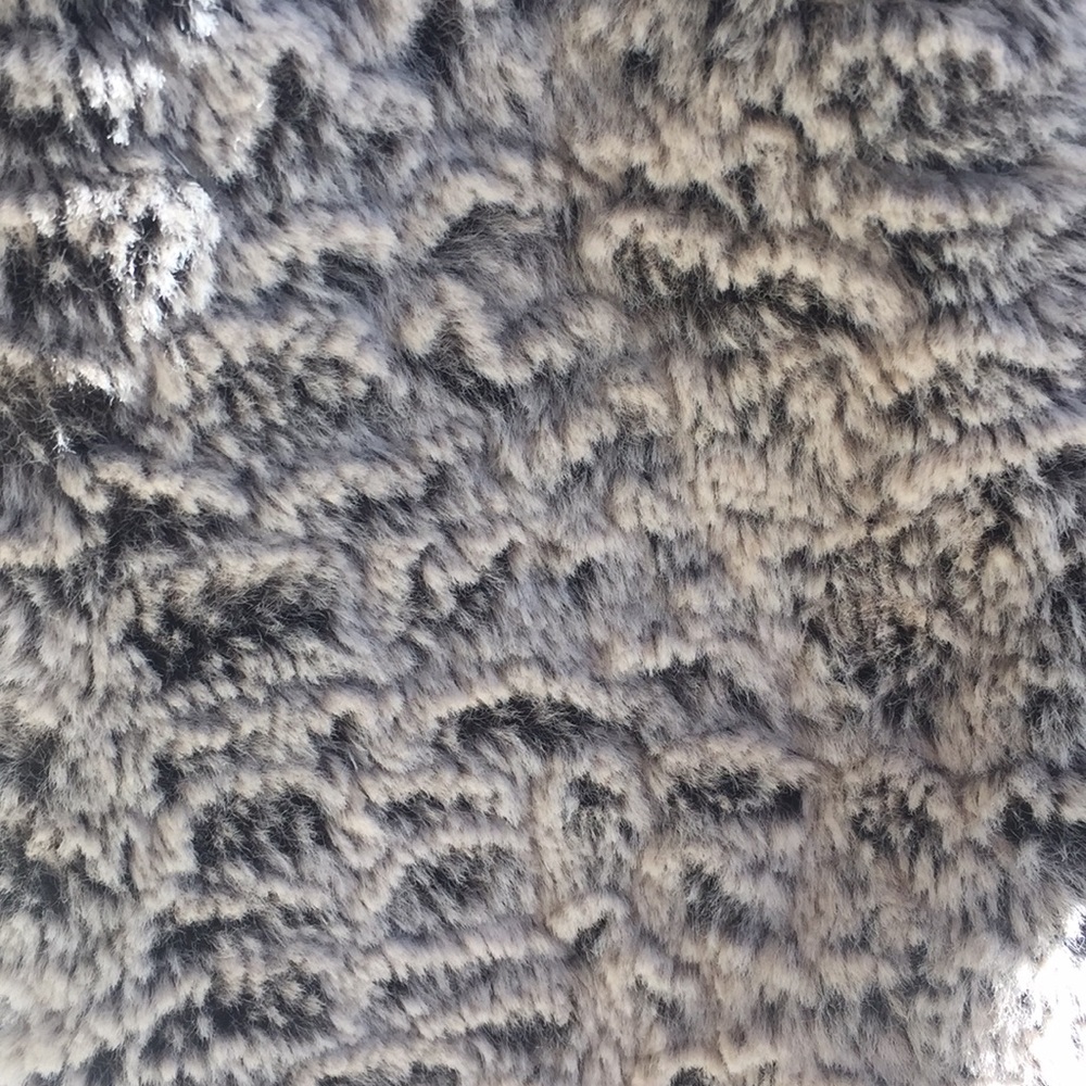 Girl’s Gray Furry Vest by Blink, Size16 - Picture 2 of 4